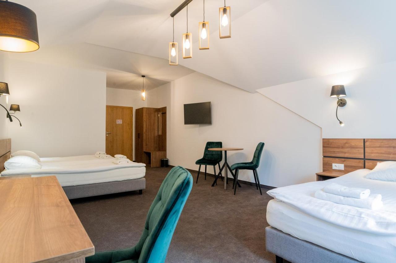 Hotel Odejewscy Chojnice Esterno foto
