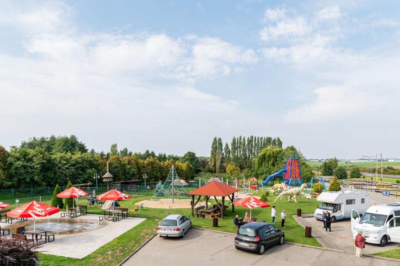 Hotel Odejewscy Chojnice Esterno foto
