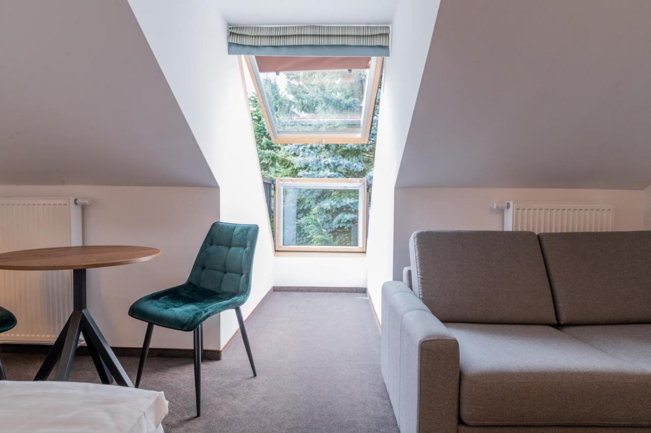 Hotel Odejewscy Chojnice Esterno foto