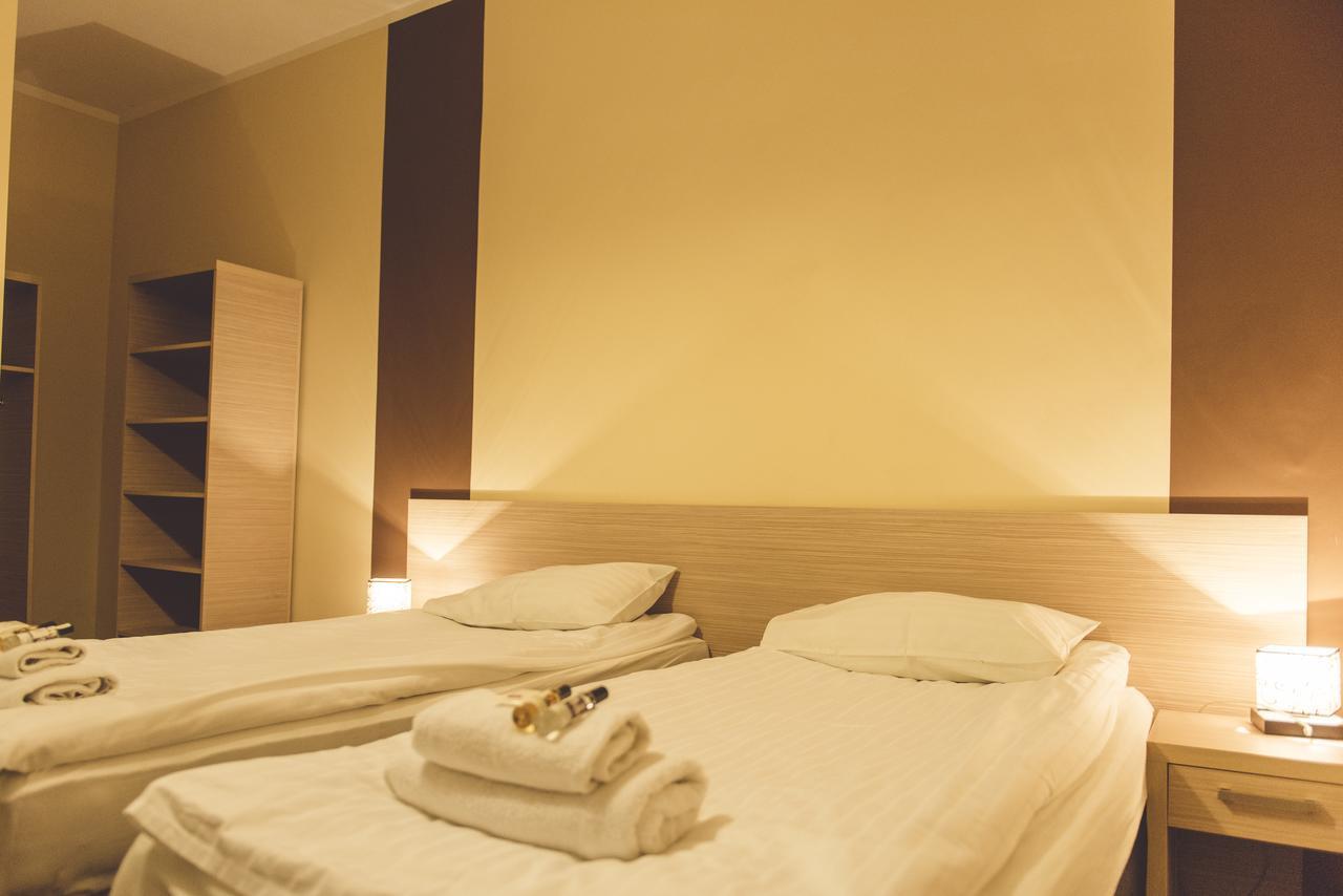 Hotel Odejewscy Chojnice Esterno foto