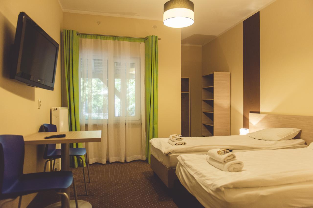 Hotel Odejewscy Chojnice Esterno foto