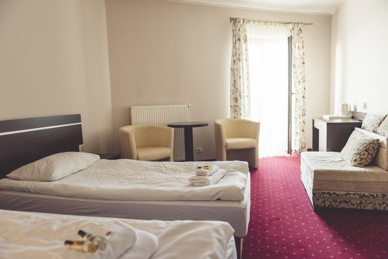 Hotel Odejewscy Chojnice Esterno foto